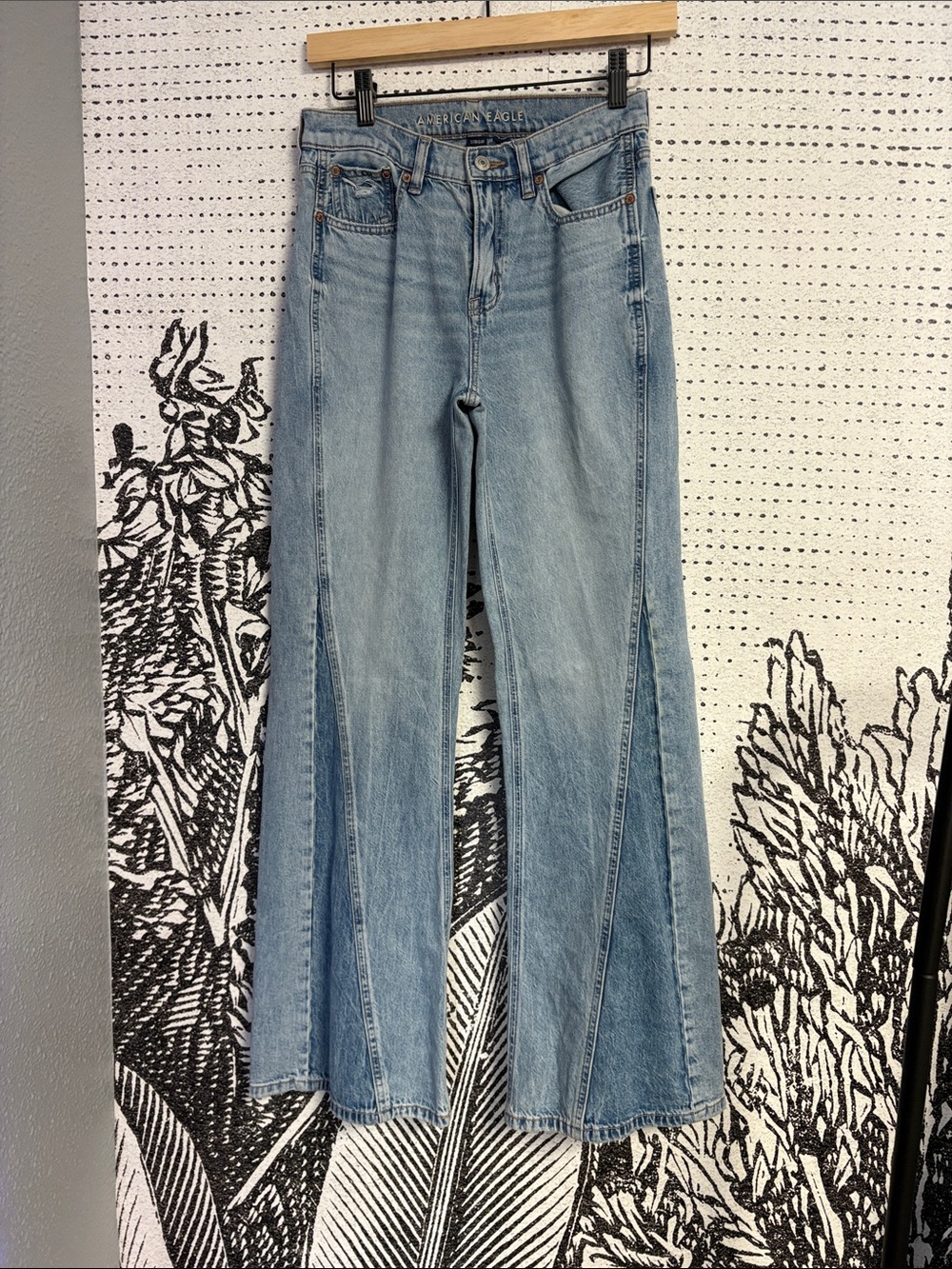 American Eagle Outfitters Light Wash Wide Leg Jeans
